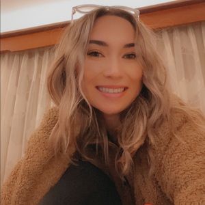 Meet your Posher, Makayla